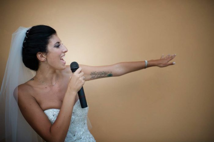 La sposa canta