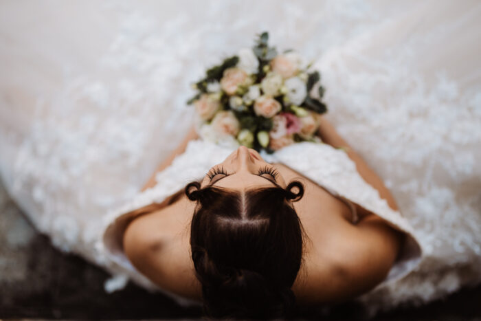 La sposa e il buquet